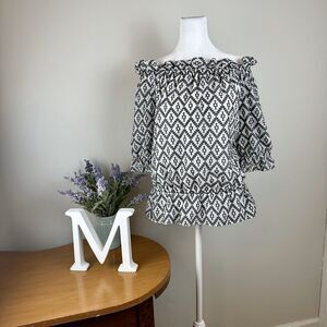 The Limited Clip Dot Jacquard Off-the-Shoulder Blouse - Size Small - EUC